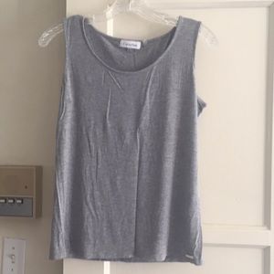 Simple, Gray tank